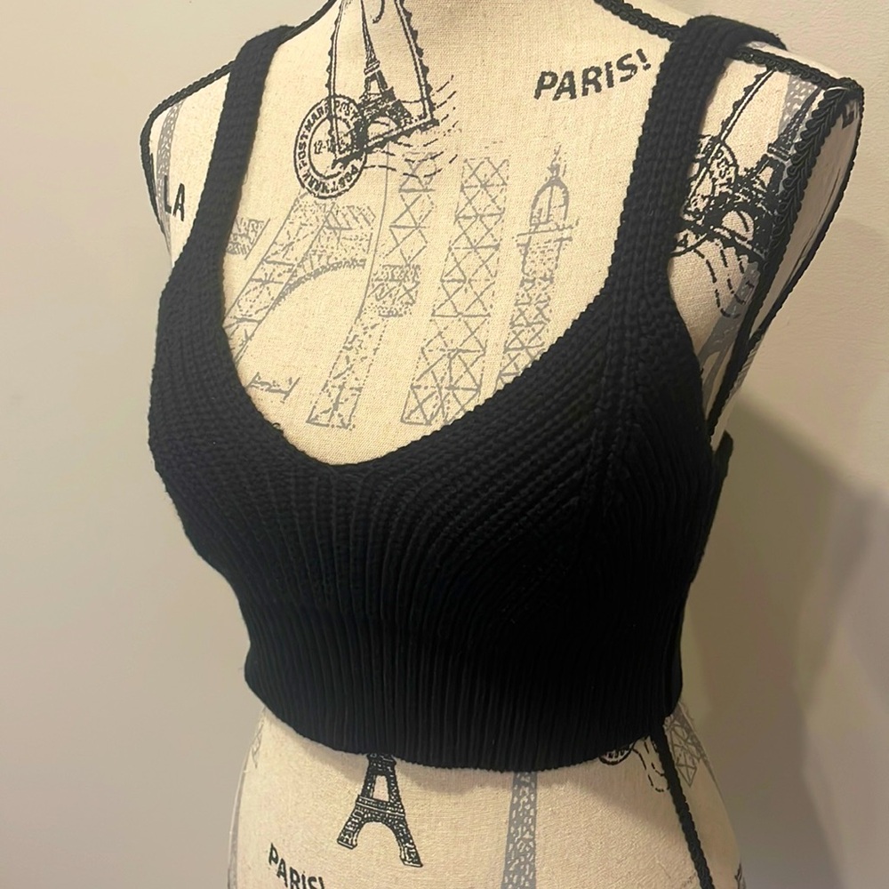 CUTE KNIT CROP TOP